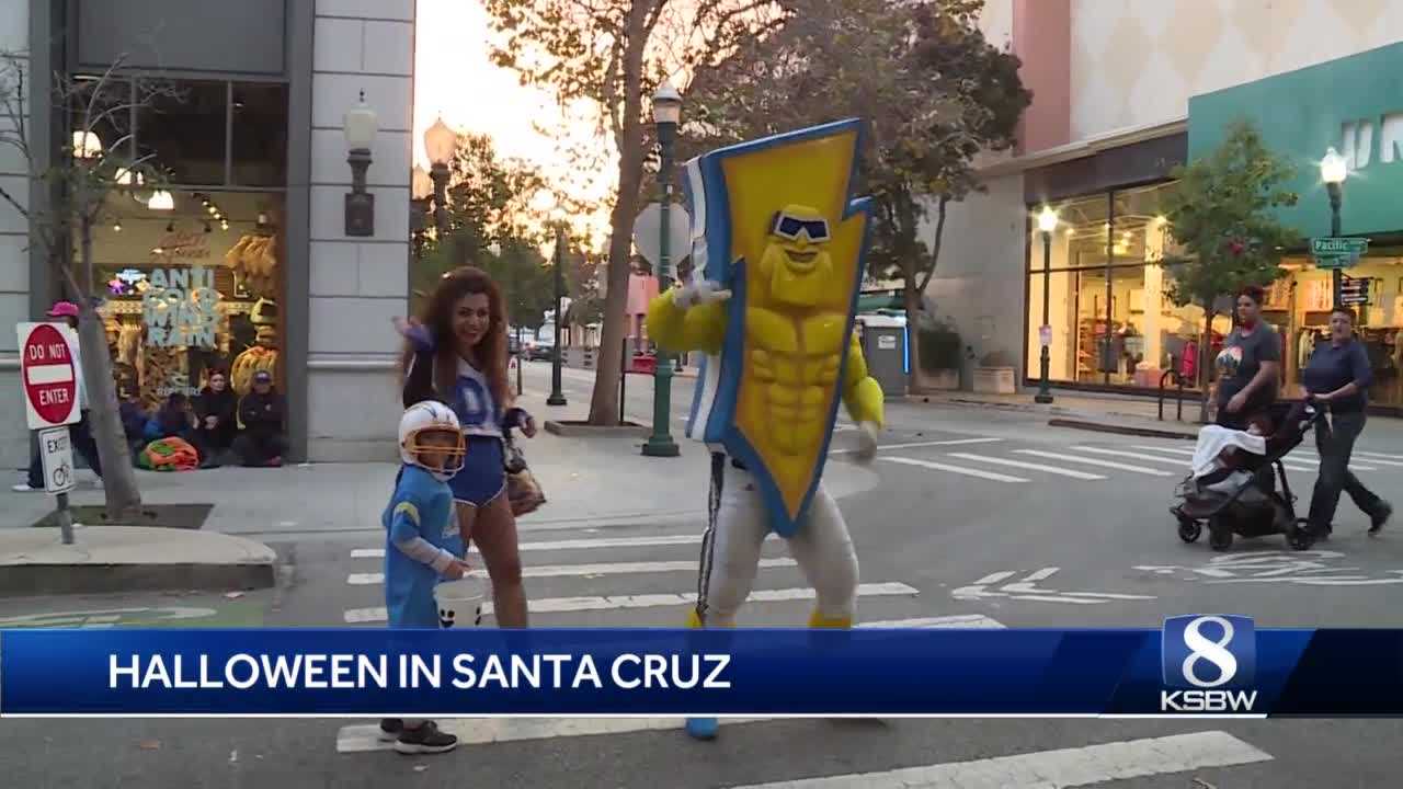 10 000 people came out for Halloween in Santa Cruz