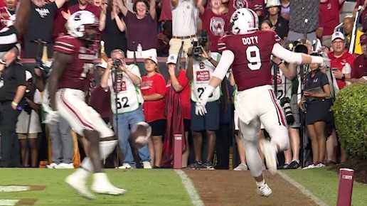 South Carolina's Rattler stays hot, throwing for 345 yards and 3