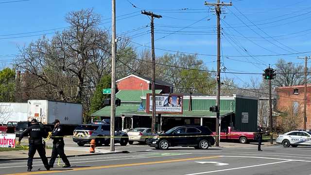 Louisville Metro police: Vehicle veers off Market Street, hits woman on sidewalk - Vimarsana News