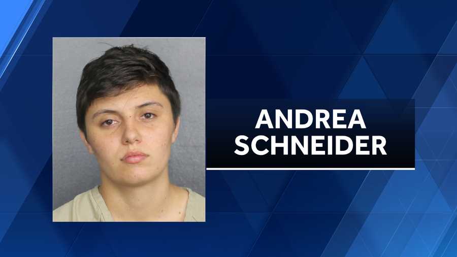 Boca Raton woman, 21, arrested in crash that killed teen, grandmother
