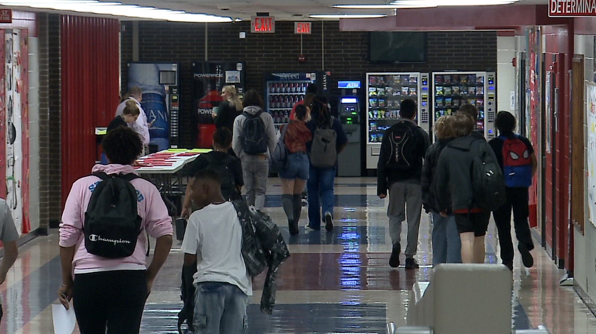 First day of school at Jeffersonville High sees increased enrollment