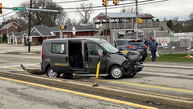 School van driver taken to hospital after crash in Westmoreland County - Vimarsana News