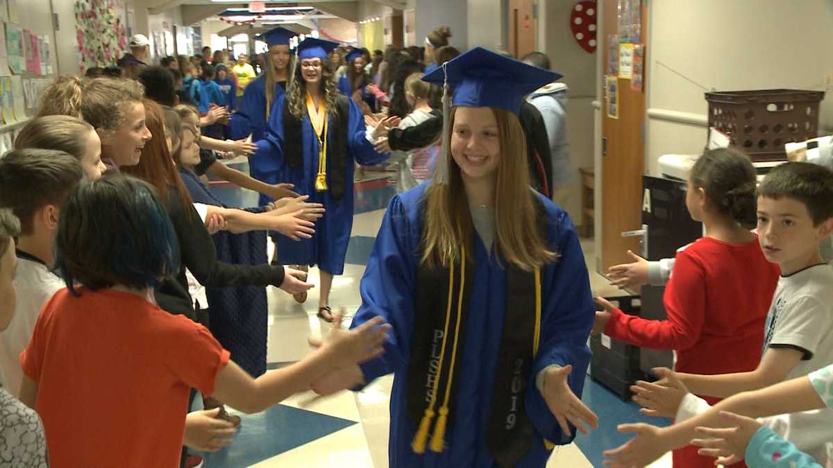 High school graduates return to elementary schools