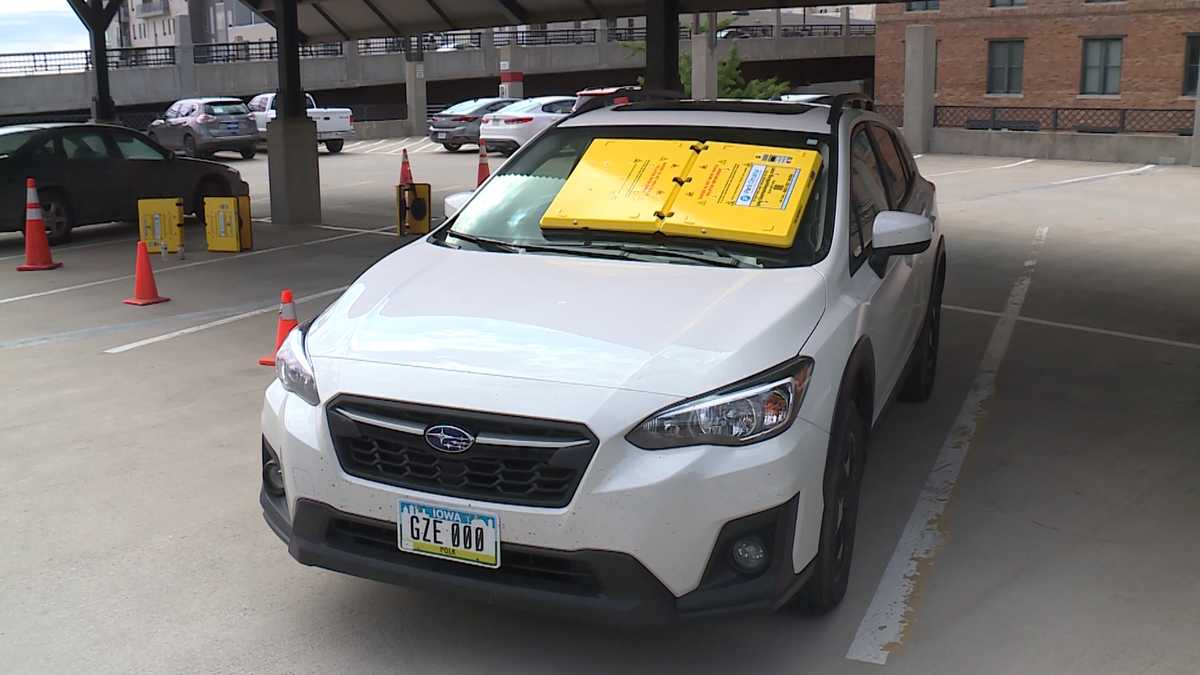 'Barnacles' replace boots and towing after Omaha parking violations