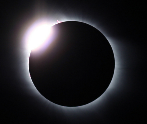 Total Solar Eclipse - Diamond Ring Effect, Baily's Beads, and More