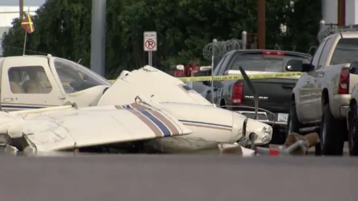 VIDEO: Small plane crashes into utility pole, cars before landing in ...