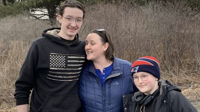 Topsham bus driver has medical emergency, students help stop bus - Vimarsana News