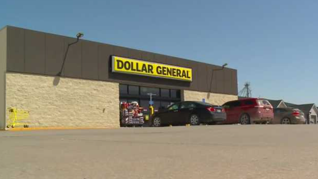 Store manager saves 85-year-old customer from scam - Vimarsana News
