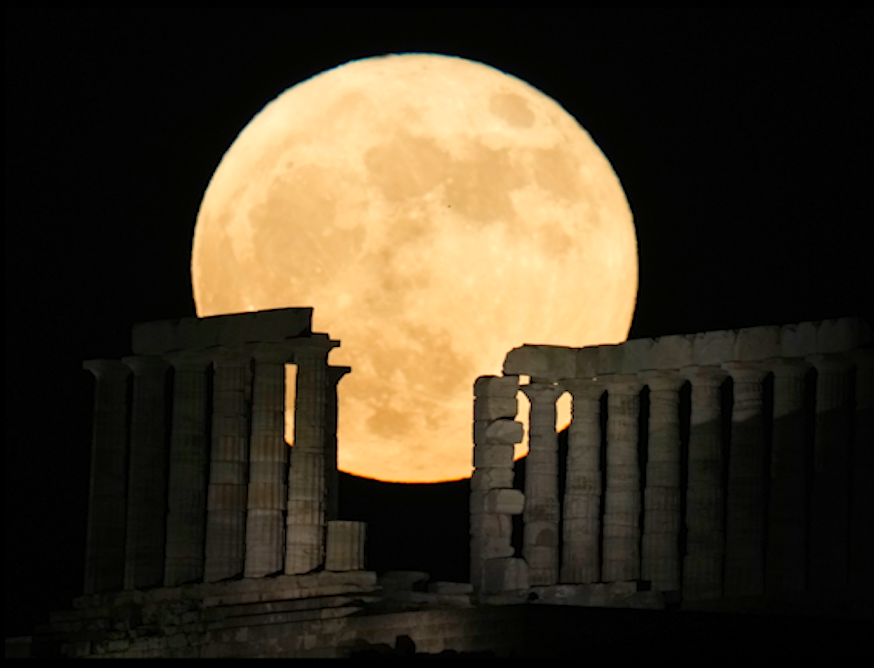 PHOTOS: Supermoon Delights Skygazers Around The World