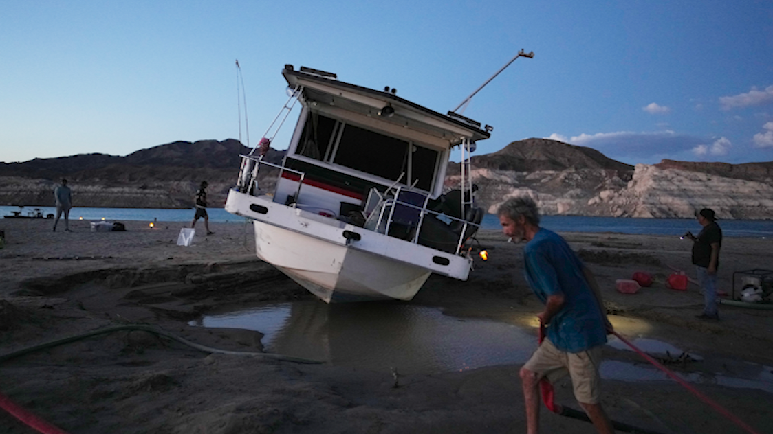 PHOTOS Withering drought shows Lake Mead boat graveyard