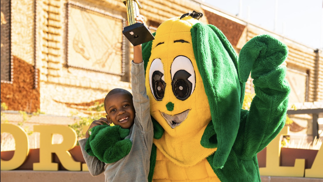 Viral 'corn kid' has a new corntastic title - Vimarsana News