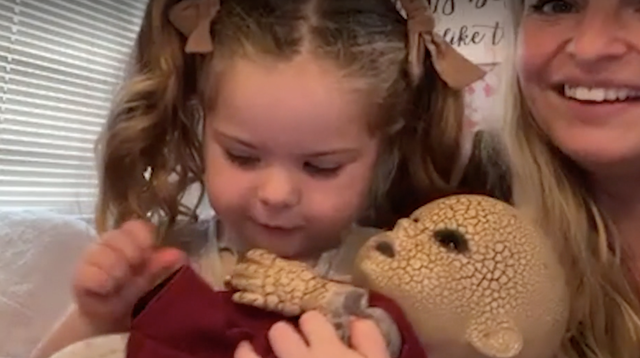 Creepy Chloe: Florida toddler shares bond with scary doll - Vimarsana News