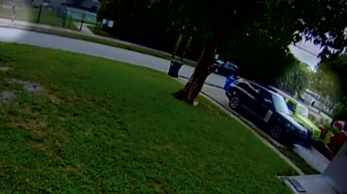 Surveillance camera captures 10-year-old girl fleeing possible kidnapping attempt in Florida
