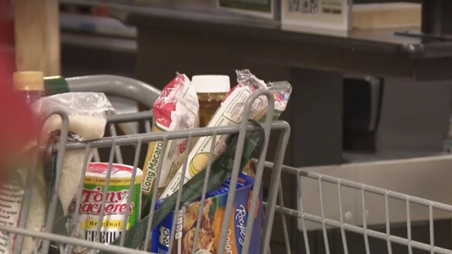 Thanksgiving shopping is in full swing. Here's what shoppers are buying - Vimarsana News
