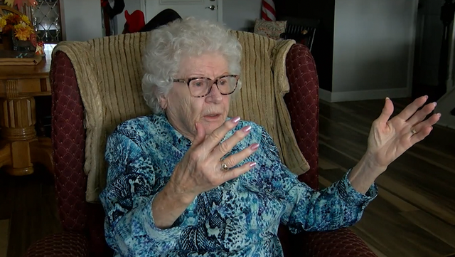 Video: Burglars break into 92-year-old woman's house, but
leave after she talks to them - WMTW Portland