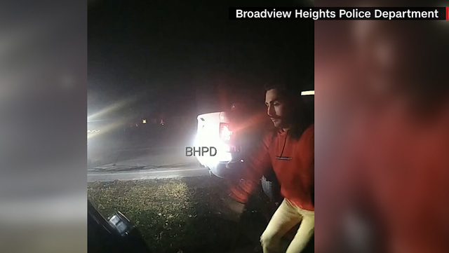 WATCH: Ohio DUI suspect does backflip to try to prove sobriety - Vimarsana News