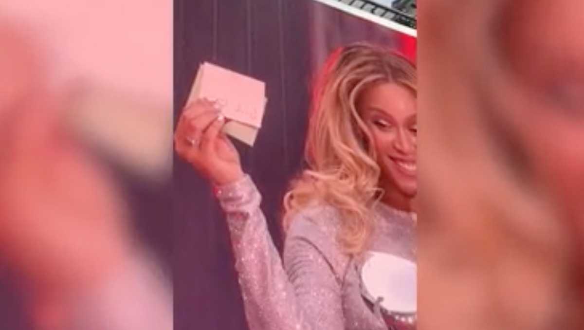 WATCH Beyonce assists in a fan's gender reveal