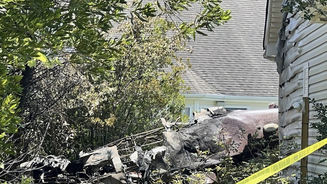 North Carolina: Pilot killed after plane crashes into home - Vimarsana News
