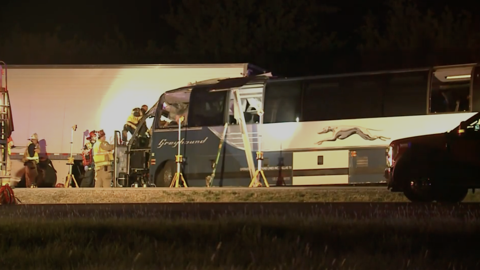 3 killed, 14 injured in Illinois crash involving Greyhound bus - Vimarsana News