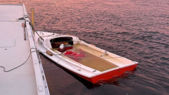 2 men, dog rescued from capsized sailboat in Maine - Vimarsana News
