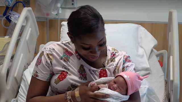 Woman gives birth in stadium during NFL game - Vimarsana News