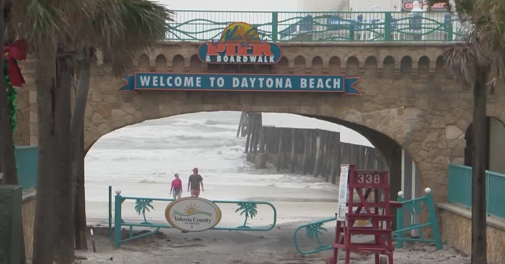 Daytona Police: 1-year-old Left Alone On Beach; Mom Arrested