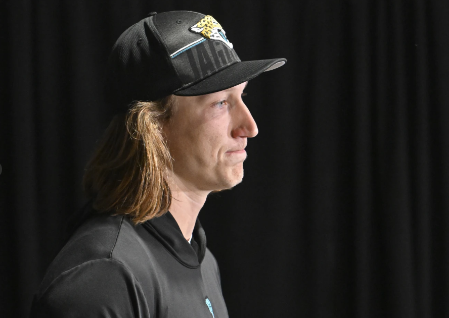 Jaguars Rule Out QB Trevor Lawrence With Sprained Throwing Shoulder ...