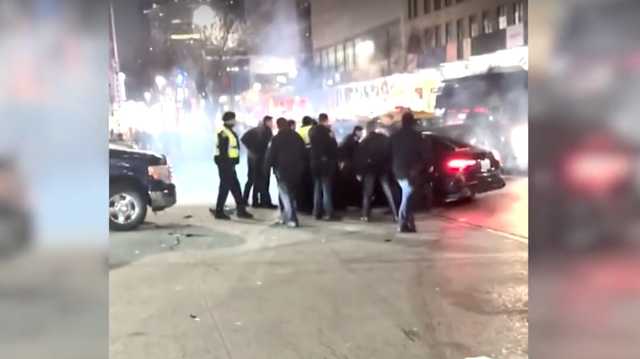 8 hurt after car crashes into New York City restaurant - Vimarsana News
