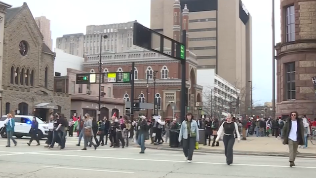 Dozens join in on march for Palestine in downtown Cincinnati