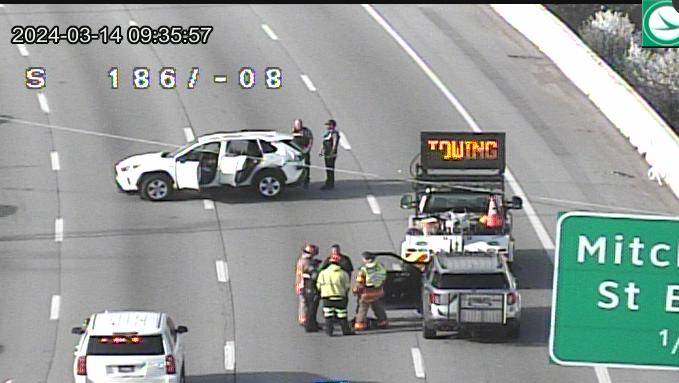 Lanes reopened on I-75 southbound before Mitchell Avenue after crash