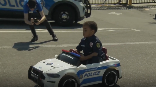 Orlando police fulfil 4-year-old boy's dream of being an officer - Vimarsana News