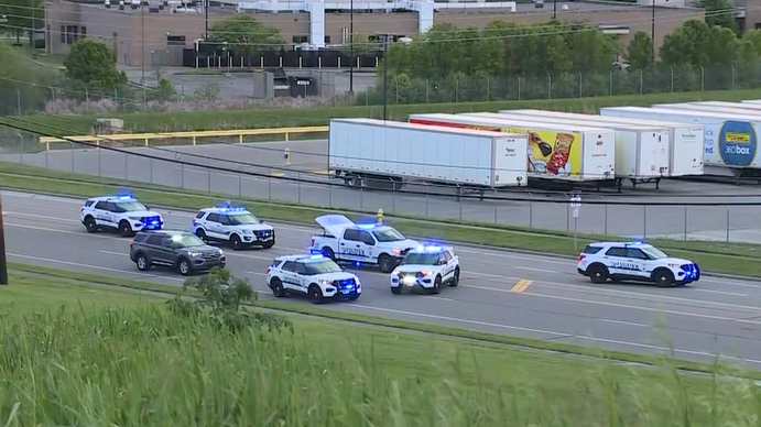 911 calls describe driver traveling wrong-way moments before triple-fatal crash – WLWT Cincinnati