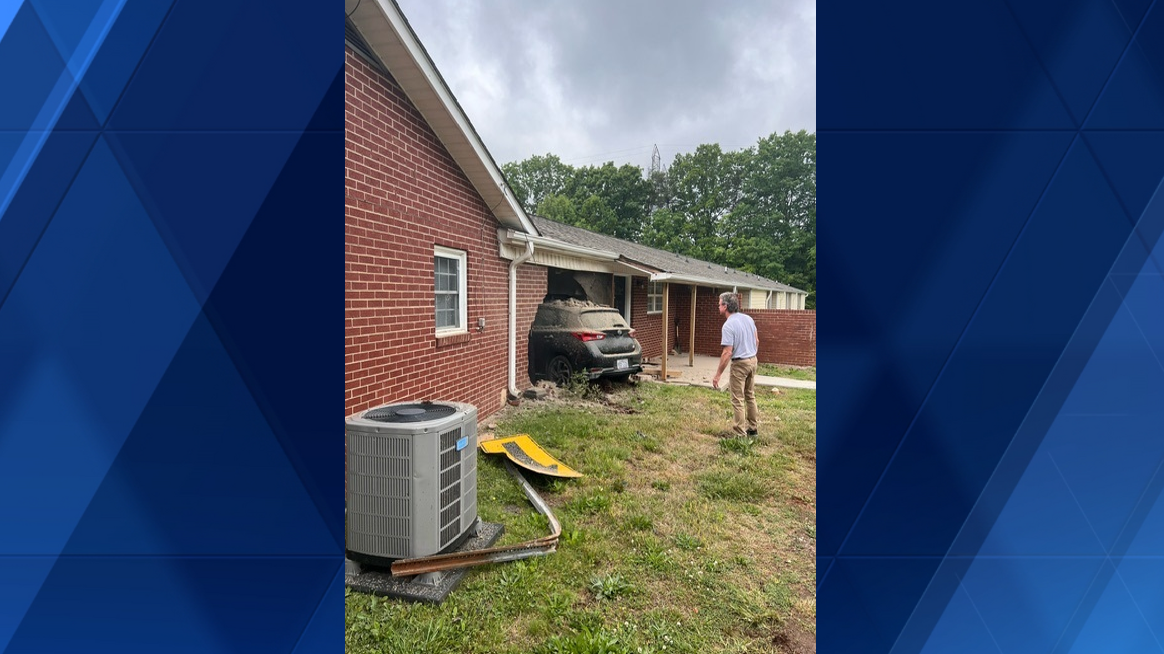North Carolina: Car crashes into apartments as woman cleans up living room – WXII12 Winston-Salem