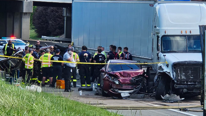 Winston-Salem Police Department: 4 seriously injured after multi-vehicle crash on Highway 52 southbound at Akron exit – WXII12 Winston-Salem