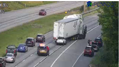 Tractor trailer causes lane closure on I-283, Dauphin County