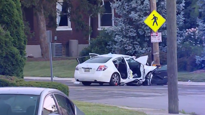 Coroner: 1 dead, 2 injured after car crashes into pole in Avondale