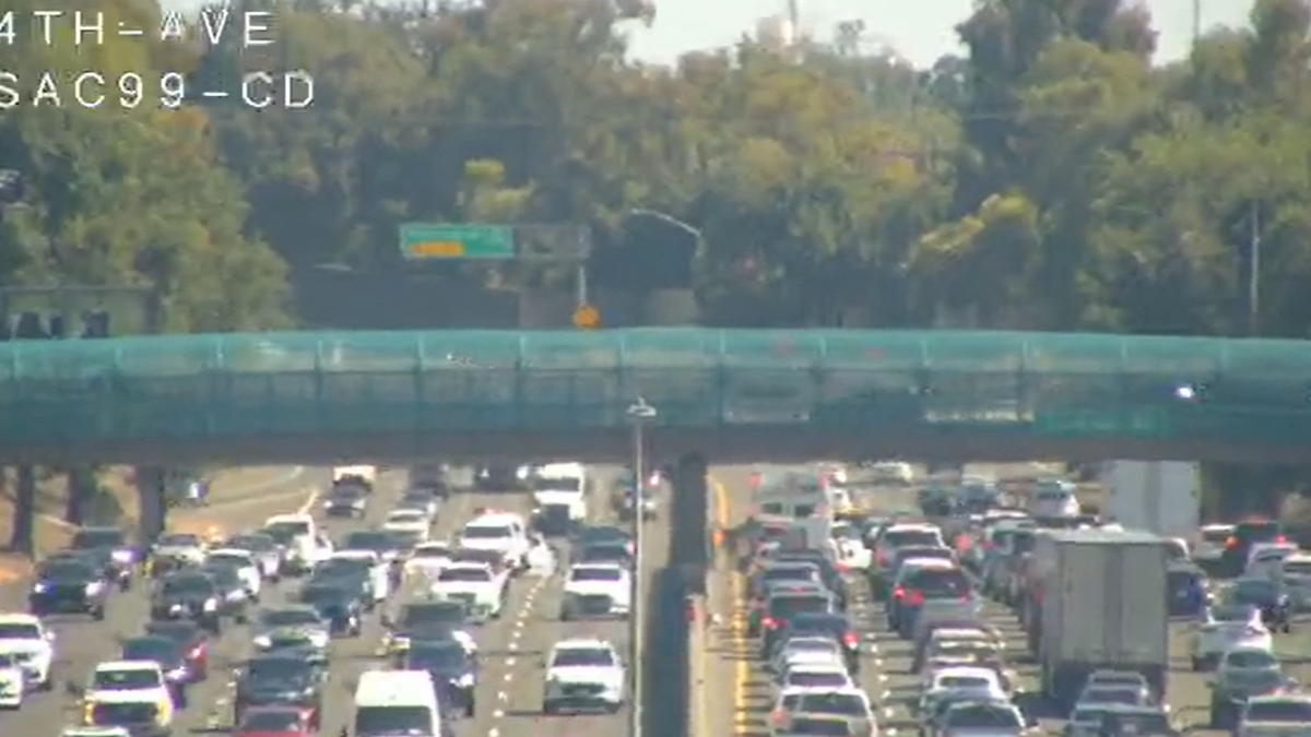 Multi-vehicle crash reported on Highway 99 in south Sacramento