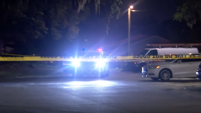 Deputies investigating after man shot in Orlando apartment complex