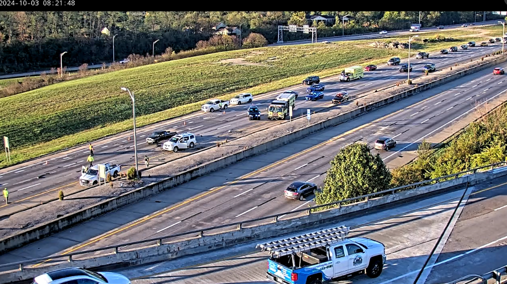 Multi Vehicle Crash Shuts Down Northbound Lanes Of I 75 In Kenton