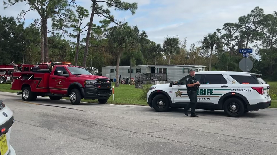 2 dogs dead after fire in North Fort Myers mobile home