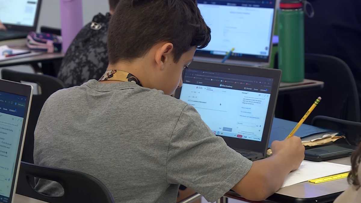 Some Palm Beach County schools utilizing AI chatbot in classrooms