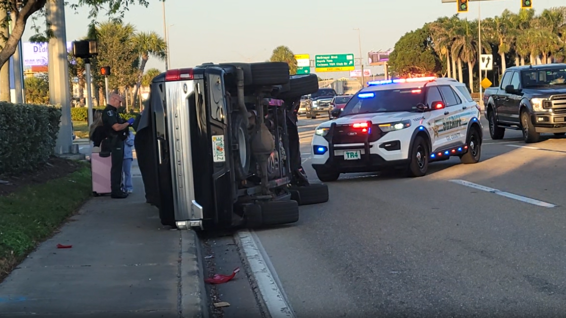 Rollover crash reduces College Parkway eastbound to one lane near South ...