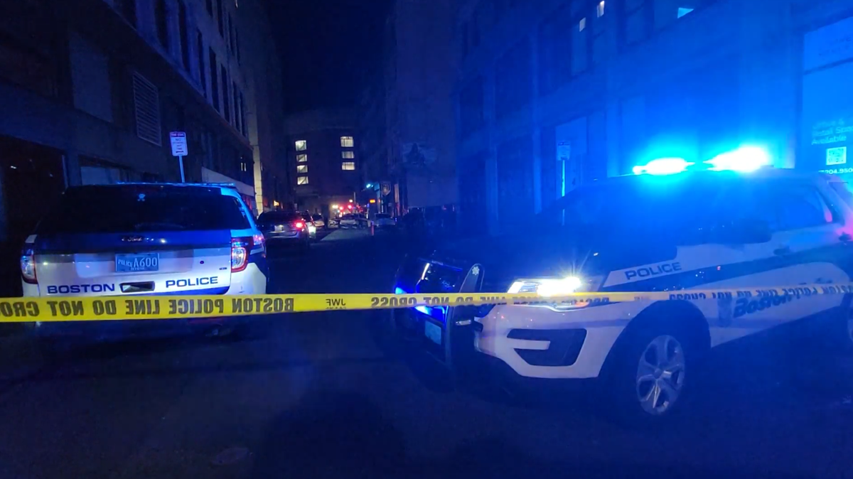2 hospitalized in Downtown Crossing shooting, Boston police say