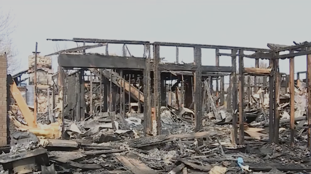 Oklahoma family picks up the pieces after wildfire destroys home