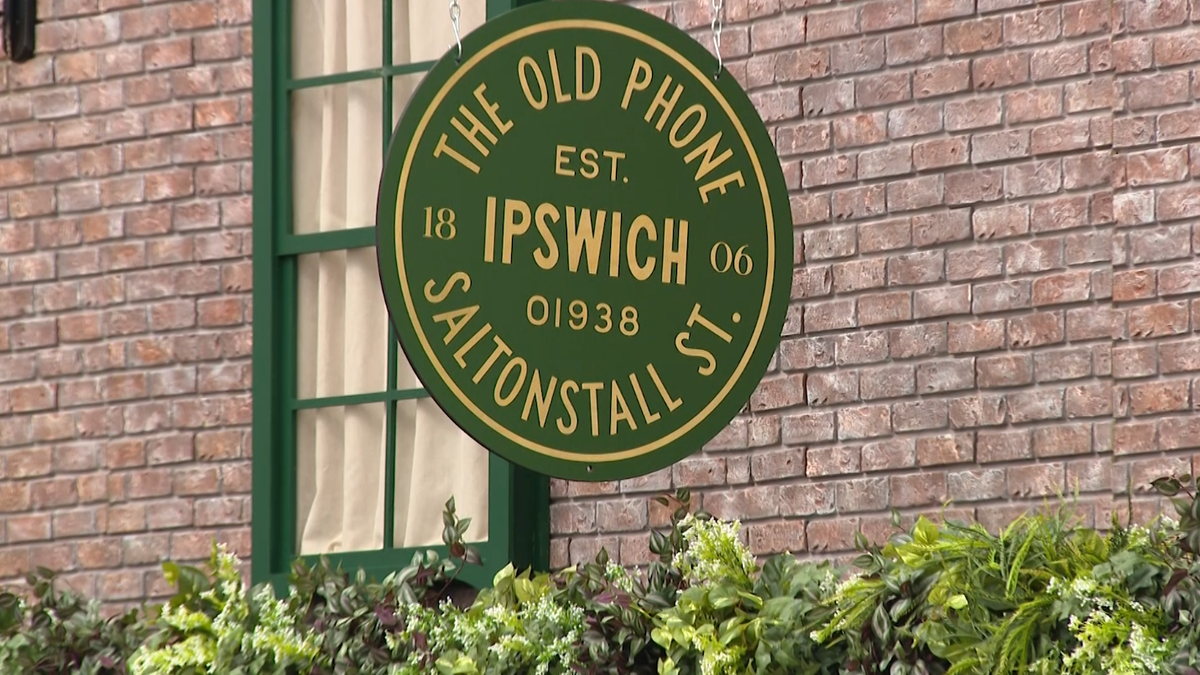 'The Old Phone' Ed Sheeran behind opening of new pub in Mass. town