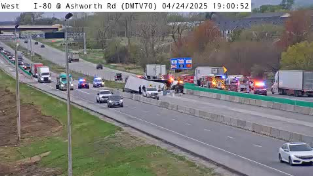 Semi crash slows traffic on I-80 in West Des Moines - KCCI