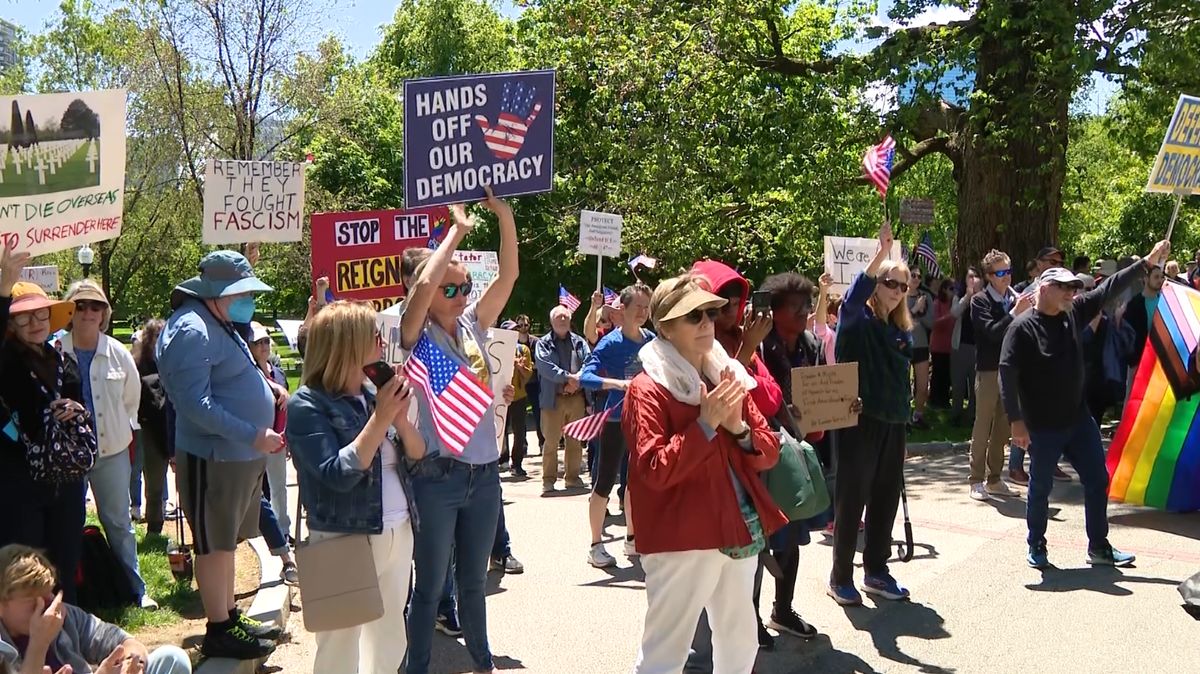 Widespread U.S. Protests Challenge ICE Deportation Tactics