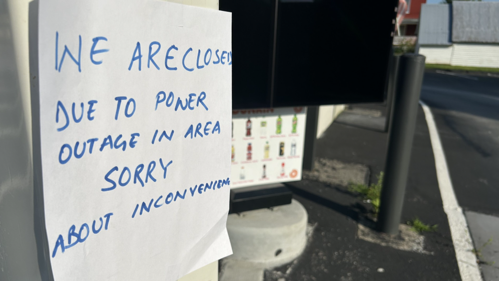 OVER 7,000 WITHOUT POWER | Outage expected to last until 'mid-week'
