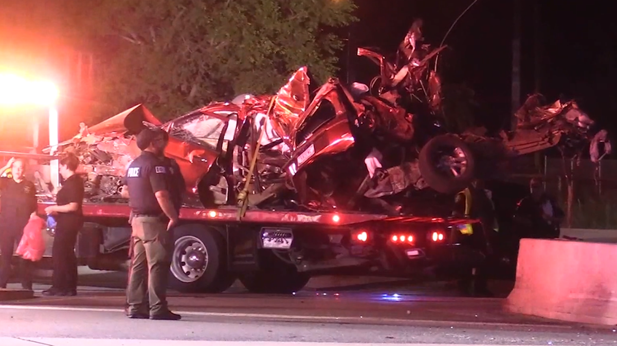 5 dead after crash between train and vehicle in northern Indiana