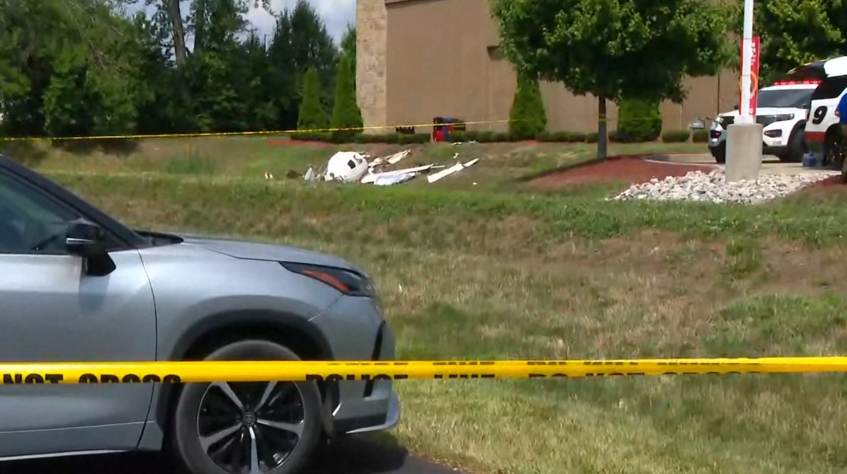 Pilot dead after small plane crash in Indiana - WLWT